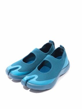 Tabi- Blue Sandal Rubber Sole Split Tabi Toe  Size 38 (Size 7.5 US)